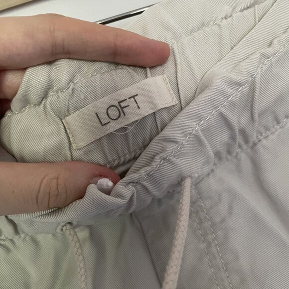 LOFT Beige Drawstring Elastic Waist Shorts Size M 15" Waist 3" Inseam lightweigh - Picture 7 of 9